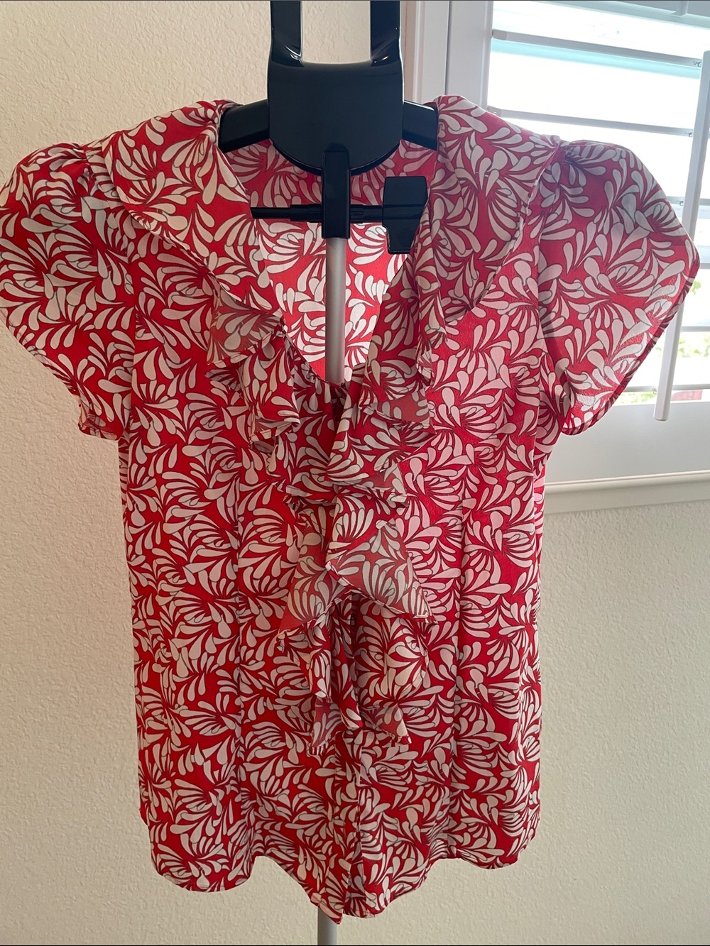 Banana Republic Red & White Ruffled V-Neck Blouse